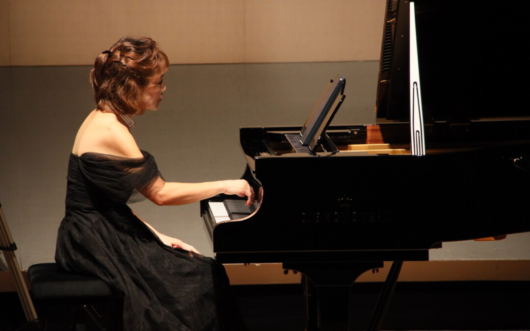 Bunka Kaikan Hall, Tokyo: Noriko Ogawa playing Phibbs